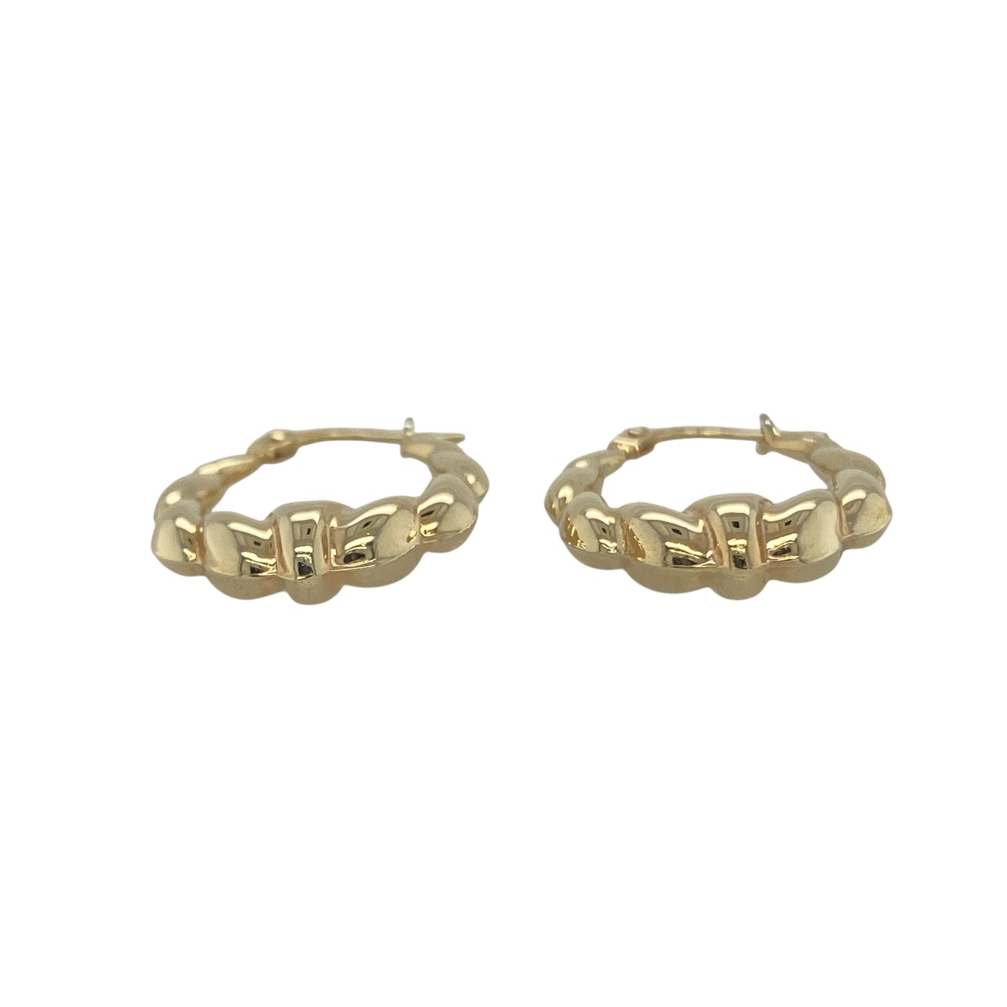 Bring elegant texture and classic style to your collection with these pre-owned 9ct yellow gold bubble twist oval creole earrings, a versatile pair perfect for both everyday wear and special occasions.

Design: The earrings feature an oval creole shape with a bubble twist pattern, creating a distinctive and eye-catching finish.
Material: Made from 9-carat yellow gold, the polished surface enhances the textured design while adding a warm, timeless glow.
