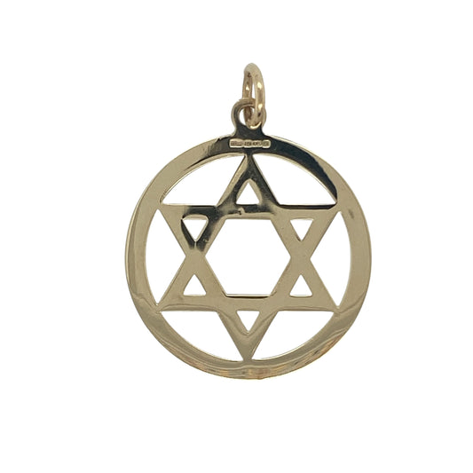 Bring subtle sparkle and symbolic charm to your collection with this pre-owned 9ct yellow gold star pendant, framed within a textured circle for a refined finish.

Design: The pendant features a polished star motif at the centre of a textured circular surround, creating depth and contrast in a delicate design.
Material: Made from 9-carat yellow gold, the polished and textured finishes combine to highlight the detail with a warm golden glow.
