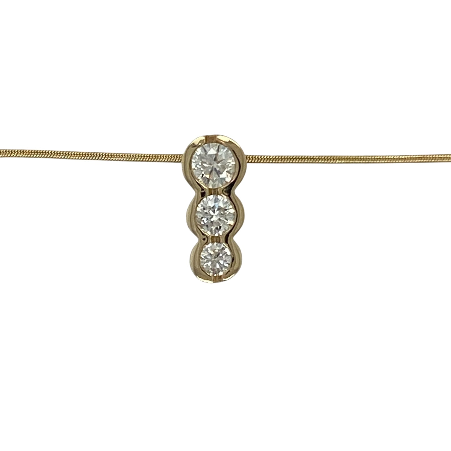 Bring refined sparkle and elegant detail to your collection with this pre-owned 14ct yellow gold three-stone diamond pendant, paired with an 18-inch snake chain for a sleek and timeless finish.

Design: The pendant measures 1.3cm long and features three round brilliant diamonds in a rubover setting, with a total diamond weight of approximately 0.47ct. The stones are graded at around SI1 clarity and J–K colour, offering eye-catching brilliance with a warm tone.