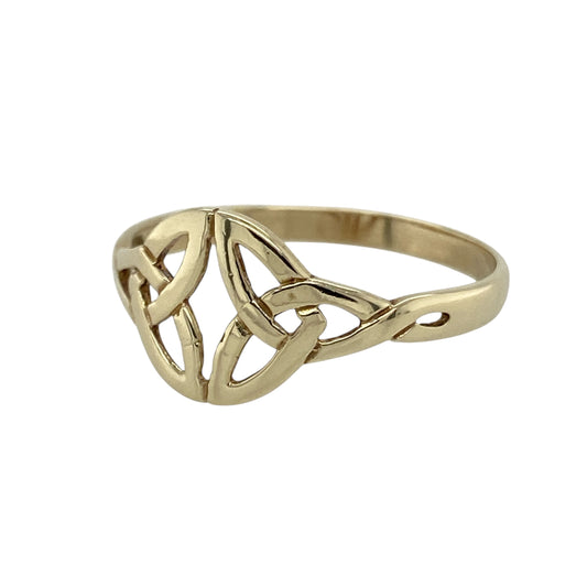 Bring heritage style and symbolic meaning to your collection with this pre-owned 9ct yellow gold Celtic knot ring—a timeless design representing eternity and unity.

Design: The ring features an 11mm high front with an intricate Celtic knot pattern, creating a detailed and meaningful focal point.
Material: Made from 9-carat yellow gold, the polished finish enhances the traditional design and warm golden tones.