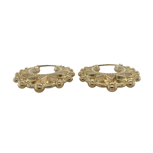 Bring statement style and golden elegance to your collection with these pre-owned 9ct yellow gold fancy patterned hoop creole earrings—a bold design with timeless appeal.

Design: The earrings feature classic hoop creole styling with a detailed fancy patterned finish, adding texture and eye-catching character.
Material: Made from 9-carat yellow gold, the polished surface enhances the intricate design and warm golden tones.