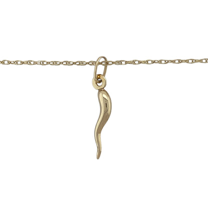 Bring symbolic charm and elegant detail to your collection with this pre-owned 9ct yellow gold Horn of Plenty pendant, paired with a 17-inch Prince of Wales chain for a timeless finish.

Design: The pendant measures 2.5cm long including the bail and features a traditional Horn of Plenty (Cornucopia) motif, symbolising abundance and prosperity.
Material: Made from 9-carat yellow gold, the polished finish highlights the detailed design and warm golden tone.