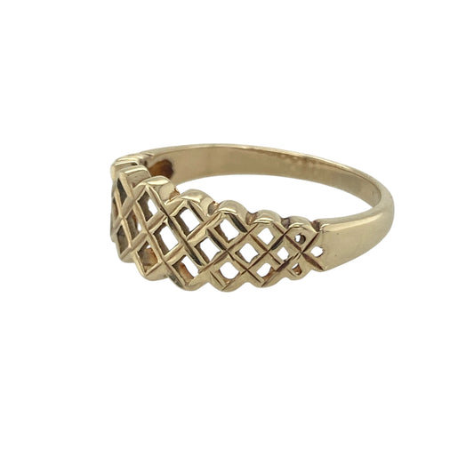 Bring unique texture and elegant design to your collection with this pre-owned 9ct yellow gold open weave band ring, a stylish piece with timeless charm.

Design: The ring features a 7mm wide front with an intricate open weave pattern, creating a bold yet refined look.
Material: Made from 9-carat yellow gold, the polished finish enhances the flowing design and adds warmth to the overall style.