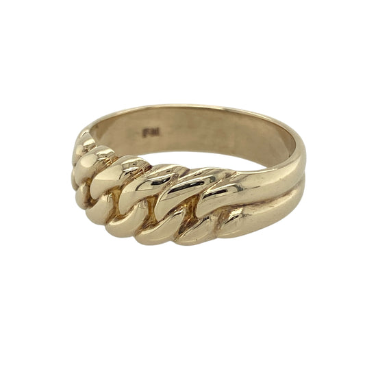 Bring bold style and modern edge to your collection with this pre-owned 9ct yellow gold curb link style ring, a distinctive design inspired by classic chain links.

Design: The ring features an 8mm wide front styled in a curb link pattern, creating a strong and fashionable look.
Material: Made from 9-carat yellow gold, the polished finish enhances the bold link design and adds warmth to the piece.