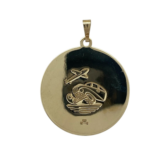 Bring faith, protection, and classic style to your collection with this pre-owned 9ct yellow gold double-sided large round St Christopher pendant—a beautifully detailed piece symbolising safe travels and guidance.

Design: The pendant features a finely detailed image of St Christopher on one side, known as the patron saint of travellers, and a complementary design on the reverse. The round shape and polished edges give it a timeless and elegant appearance.