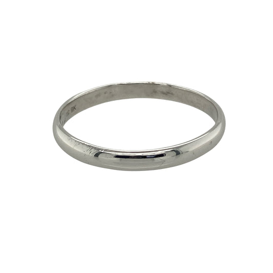 Bring heartfelt meaning and elegant simplicity to your collection with this pre-owned 9ct white gold Clogau Cariad wedding band ring—a timeless piece symbolising love and devotion.

Design: The ring features a classic 2mm wide band with a smooth, polished finish and the word “Cariad”—Welsh for “beloved”—engraved on the inside, adding a personal and romantic touch.