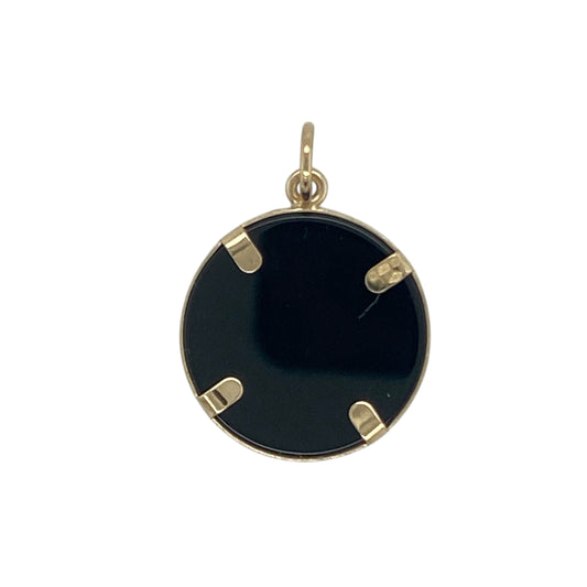 Bring heritage, strength, and striking contrast to your collection with this pre-owned 9ct yellow gold and onyx-backed Welsh Dragon circle pendant—a bold design celebrating Welsh pride and tradition.

Design: The pendant features the iconic Welsh Dragon emblem in polished yellow gold, set against a deep black onyx background that enhances the detail and symbolism of the design. The circular frame adds balance and timeless appeal.