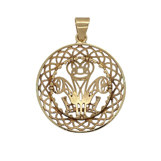 Bring heritage, strength, and intricate detail to your collection with this pre-owned 9ct yellow gold large round Welsh Three Feathers pendant—a striking piece that proudly celebrates Welsh tradition and craftsmanship.

Design: The pendant features the iconic Welsh Three Feathers emblem at its centre, surrounded by an ornate Celtic weave border that adds depth and texture. The combination of detailed engraving and polished surfaces creates a bold and elegant appearance.