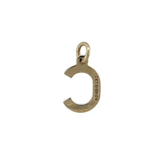 Bring personal charm and classic elegance to your collection with this pre-owned 9ct yellow gold initial ‘C’ pendant—a timeless piece that adds a meaningful and stylish touch to any look.

Design: The pendant features a polished initial ‘C’ in a classic font, offering a simple yet elegant way to express individuality or celebrate someone special.
Material: Made from 9-carat yellow gold, the warm tone and smooth finish give the piece a refined and versatile appeal. 