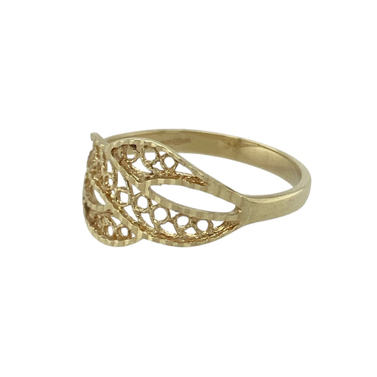 Bring elegant texture and timeless style to your collection with this pre-owned 9ct yellow gold open weave ring, combining classic design with a delicate contemporary touch—perfect for everyday wear or refined occasions.

Design: The ring features an intricate open weave pattern across the front, measuring 10mm high, creating a light and graceful look with subtle dimension and shine.