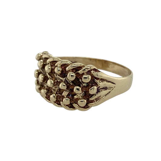 Bring bold texture and timeless design to your collection with this pre-owned 9ct yellow gold three-row keeper ring, combining classic craftsmanship with enduring style—perfect for everyday wear or a statement look.

Design: The ring features a traditional three-row keeper design across the front, measuring 10mm high, offering a distinctive woven appearance that symbolises strength and unity.