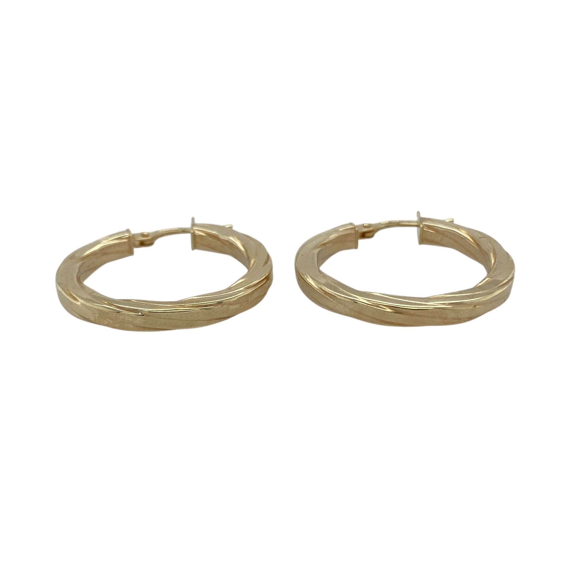 Bring modern elegance and timeless shine to your collection with these pre-owned 9ct yellow gold squared twisted hoop creole earrings, combining contemporary design with classic sophistication—perfect for everyday wear or special occasions.

Design: The earrings feature a distinctive squared twisted hoop creole style, offering a unique geometric shape that reflects light beautifully for added texture and brilliance.