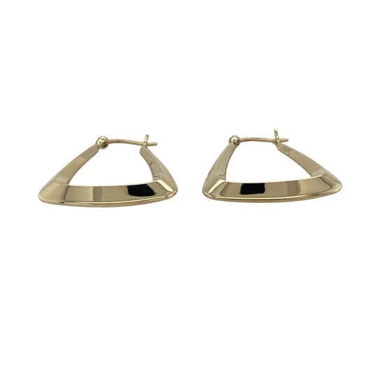 Bring playful elegance and timeless shine to your collection with these pre-owned 9ct yellow gold handbag creole earrings, combining classic charm with a distinctive design—perfect for everyday wear or special occasions.

Design: The earrings feature a stylish handbag-shaped creole design, offering a unique twist on the traditional hoop for a look that’s both fun and refined.