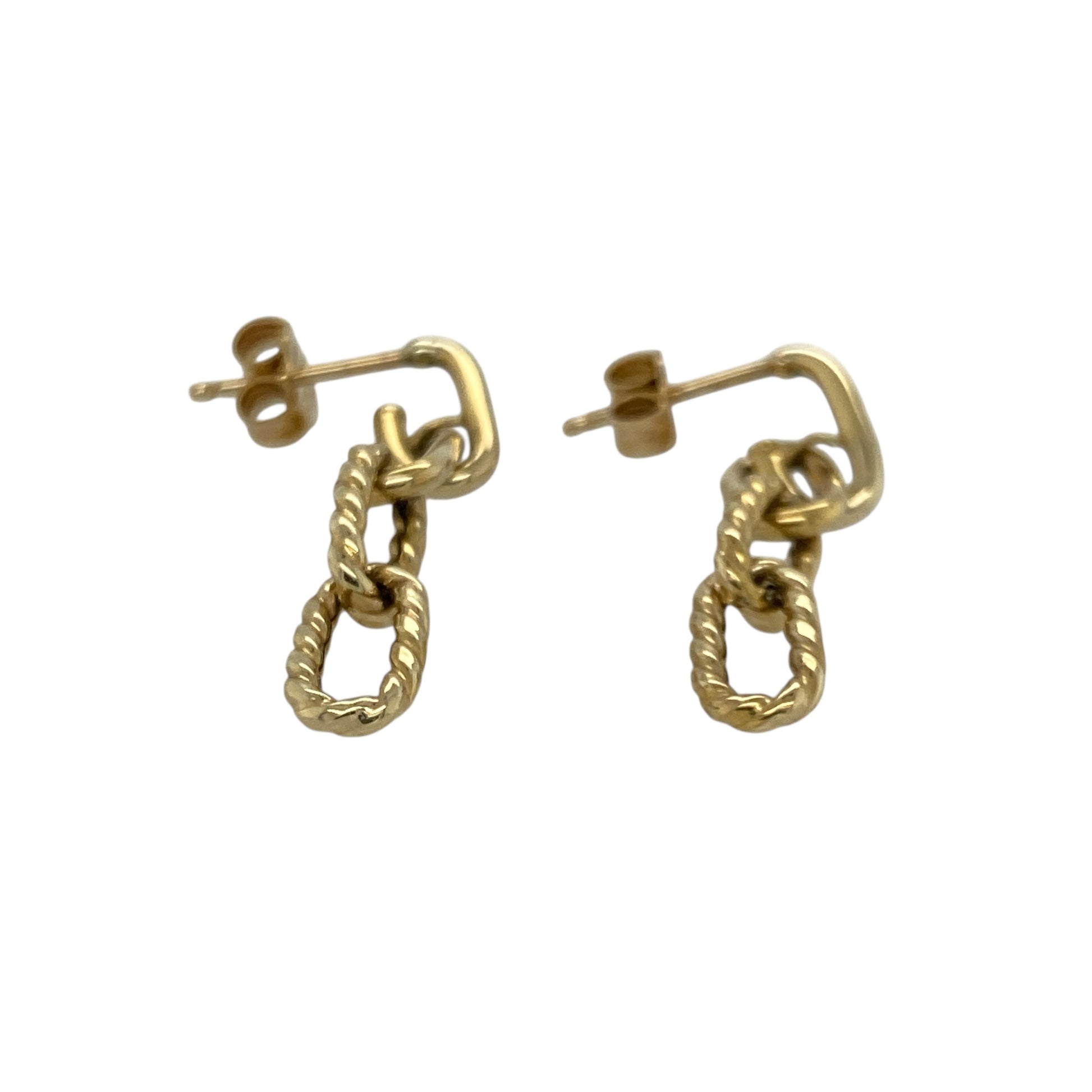 Bring sleek elegance and timeless style to your collection with these pre-owned 9ct yellow gold link drop earrings, combining classic design with graceful movement—perfect for both everyday wear and special occasions.

Design: Each earring features an elegant link drop design that adds subtle sophistication and fluid motion, catching the light beautifully with every turn.
Material: Made from 9-carat yellow gold, the polished finish enhances the warm tone of the metal and provides a refined, radiant shine.