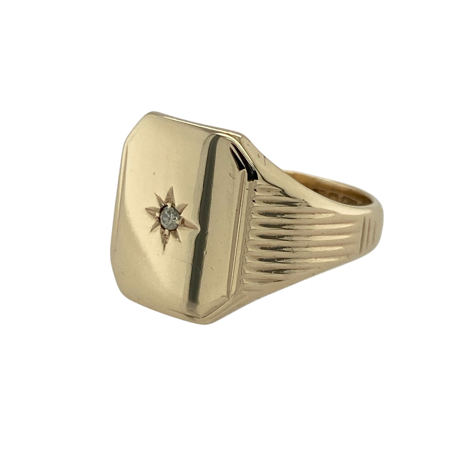 Add refined style and subtle brilliance to your collection with this pre-owned 9ct yellow gold diamond set rectangle signet ring — a contemporary take on a classic design with a touch of sparkle.

Design: The ring features a rectangular front measuring 13mm high, accented with sparkling diamonds for understated elegance, while the textured shoulders add depth and character to the overall look.