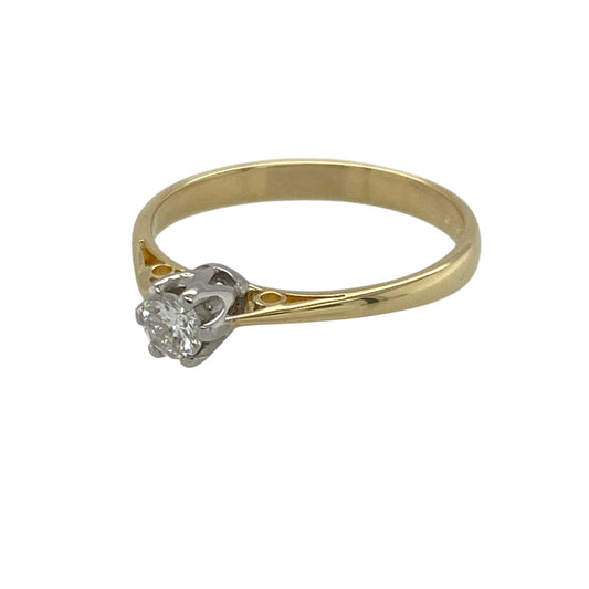 Add refined simplicity and timeless sparkle to your collection with this pre-owned 18ct yellow gold diamond set solitaire ring — a classic design that embodies elegance and sophistication.

Design: The ring features a single brilliant-cut diamond of approximately 0.15 carats, radiating understated brilliance and timeless appeal. The diamond has an approximate clarity of Si1 and colour in the J–K range, offering a beautiful balance of sparkle and warmth.