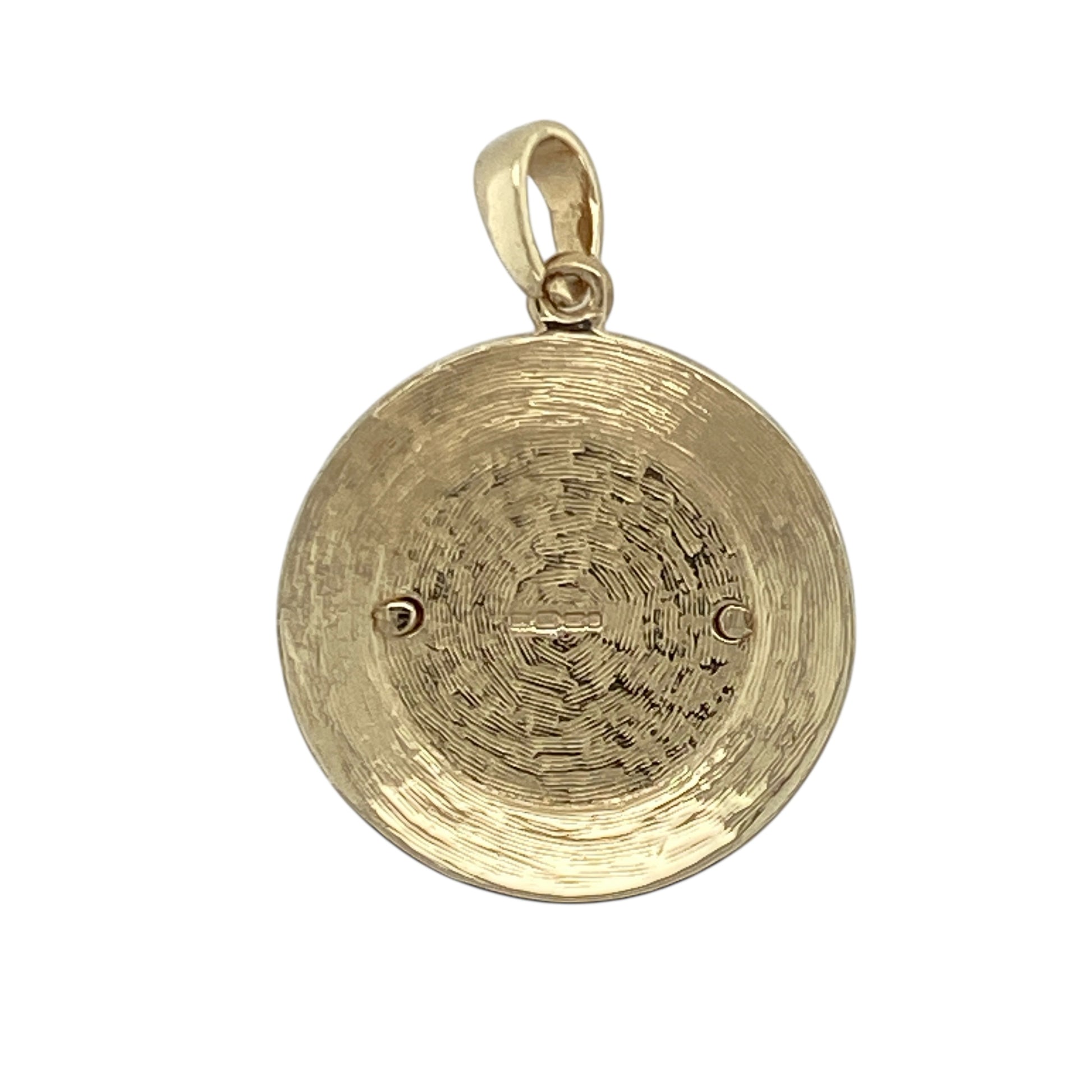 Add bold character and cultural heritage to your collection with this pre-owned 9ct yellow gold Welsh Celtic dragon round pendant — a striking piece symbolising strength, pride, and tradition.

Design: The pendant features an intricately detailed Welsh dragon motif framed within a circular border, representing courage and national spirit in a timeless design.
Material: Made from 9-carat yellow gold, the warm tone enhances the intricate detailing and adds a rich, polished finish to this symbolic piece.
