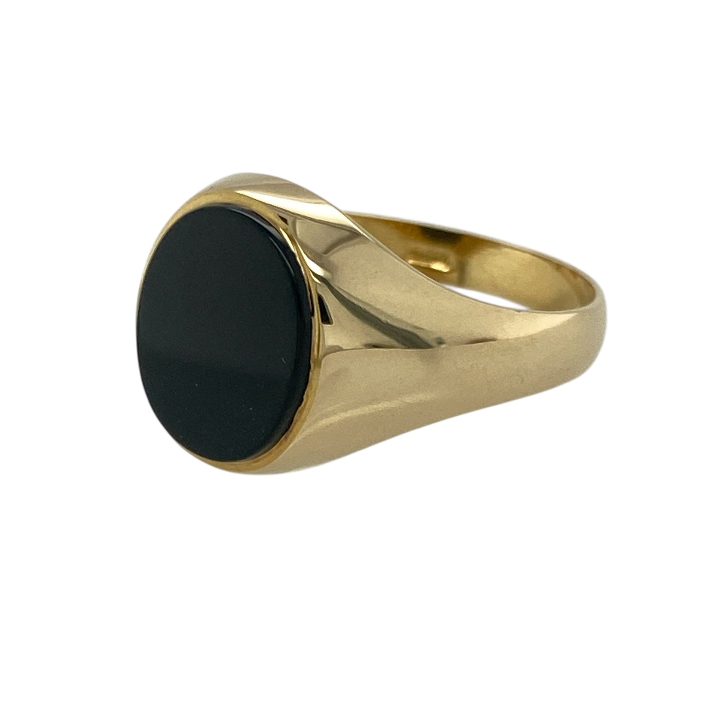 Add bold sophistication and timeless appeal to your collection with this pre-owned 9ct yellow gold and onyx set oval signet ring — a classic piece that exudes confidence and refined style.

Design: The ring features an oval-shaped onyx stone measuring 11mm by 9mm, offering a sleek black contrast that enhances the ring’s traditional signet design. Its smooth, polished setting gives it a distinguished and elegant appearance.