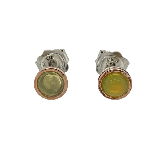 Add a touch of sunshine and elegance to your look with these pre-owned 925 silver and 9ct rose gold stud earrings, featuring warm tones and timeless sparkle—perfect for everyday wear or special occasions.

Design: Each earring features a 5mm round yellow stone that catches the light beautifully, offering a bright and cheerful glow framed by rose gold accents.