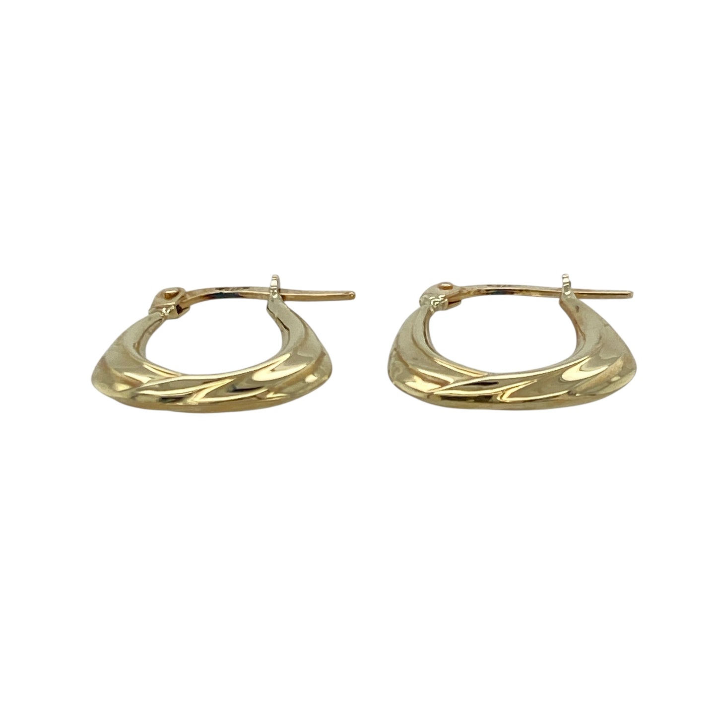 Add a playful touch of elegance to your style with these pre-owned 9ct yellow gold small handbag creole earrings, combining unique design with classic shine—perfect for everyday wear or gifting.

Design: Each earring features a charming handbag-shaped creole design, offering a fun twist on the traditional hoop style with smooth, polished detailing.
Material: Made from 9-carat yellow gold, the high-shine finish enhances the warm golden hue and adds a refined glow.