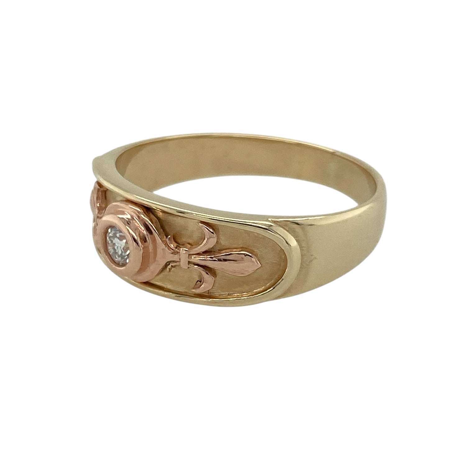 Bring elegance and heritage-inspired style to your collection with this pre-owned 9ct yellow and rose gold diamond set Clogau Fleur De Lis band ring—a refined piece that blends tradition with modern sophistication.

Design: The ring showcases the classic Fleur De Lis motif accented with sparkling diamonds across the front, symbolising purity, strength, and grace.