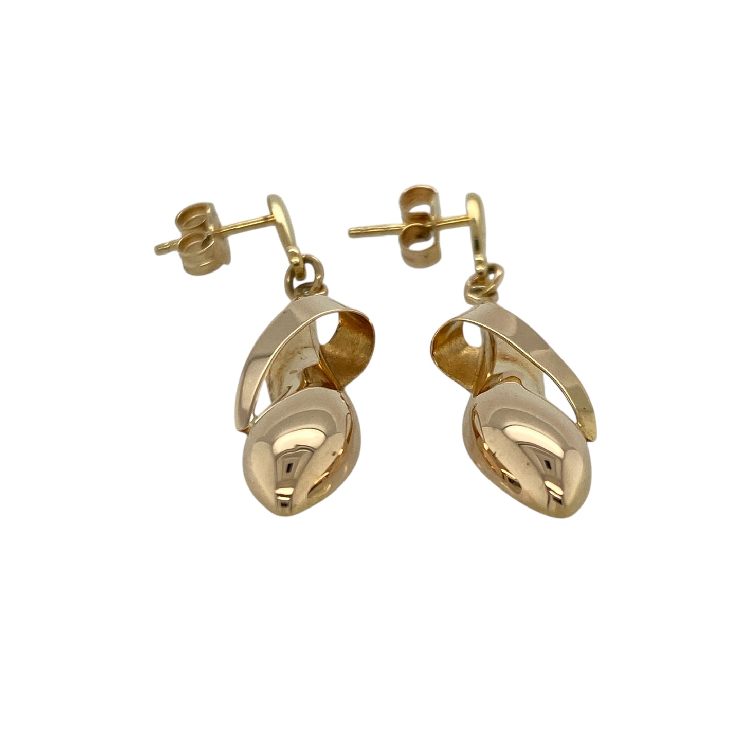 Bring movement and golden elegance to your collection with these pre-owned 9ct yellow gold fancy swirl drop earrings—a stylish design that combines sophistication with a touch of flair.

Design: Each earring features an elegant swirl drop design, creating a graceful sense of flow and sparkle as they catch the light with every movement.
Material: Made from 9-carat yellow gold, the polished finish enhances the intricate curves and adds a warm, radiant glow.