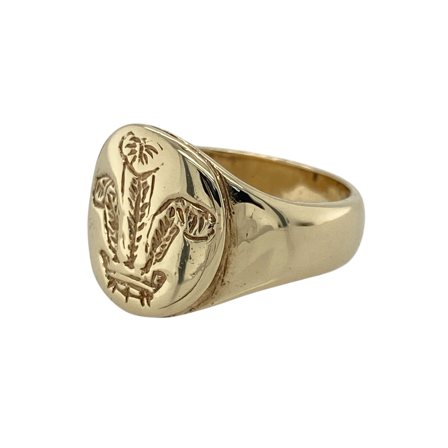 Bring heritage, strength, and refined style to your collection with this pre-owned 9ct yellow solid gold Welsh Three Feathers signet ring—a bold and meaningful piece celebrating national pride and tradition.

Design: The ring features the iconic Welsh Three Feathers emblem engraved on a 13mm high oval face, showcasing fine detail and timeless symbolism.
Material: Made from solid 9-carat yellow gold, the polished finish enhances the craftsmanship and gives the ring a rich, luxurious glow.