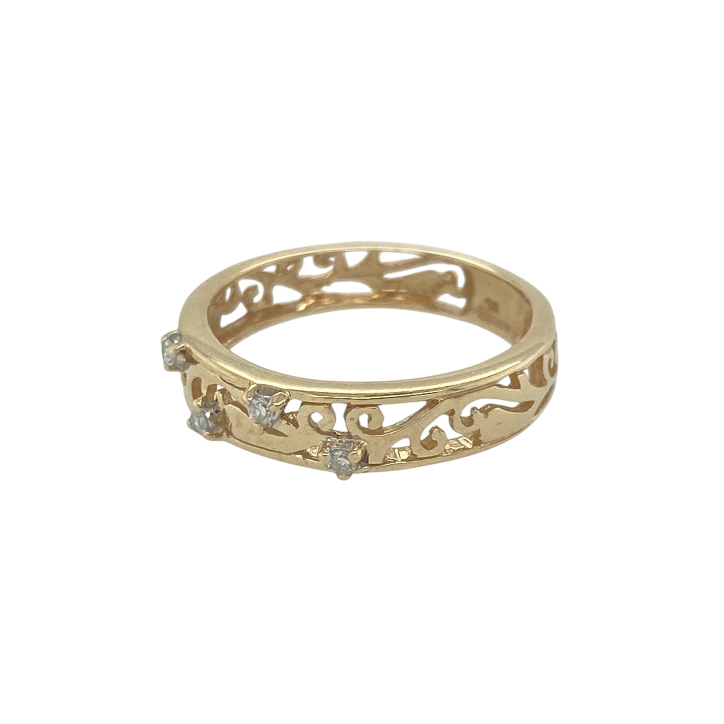 Add delicate sparkle and vintage-inspired charm to your collection with this pre-owned 9ct yellow gold diamond filigree patterned band ring, offering timeless elegance in a refined design—perfect for everyday wear or special occasions.

Design: The ring features an intricate filigree pattern across the front of the band, measuring 3mm wide, adorned with subtle diamond detailing for a touch of shimmer and sophistication.
