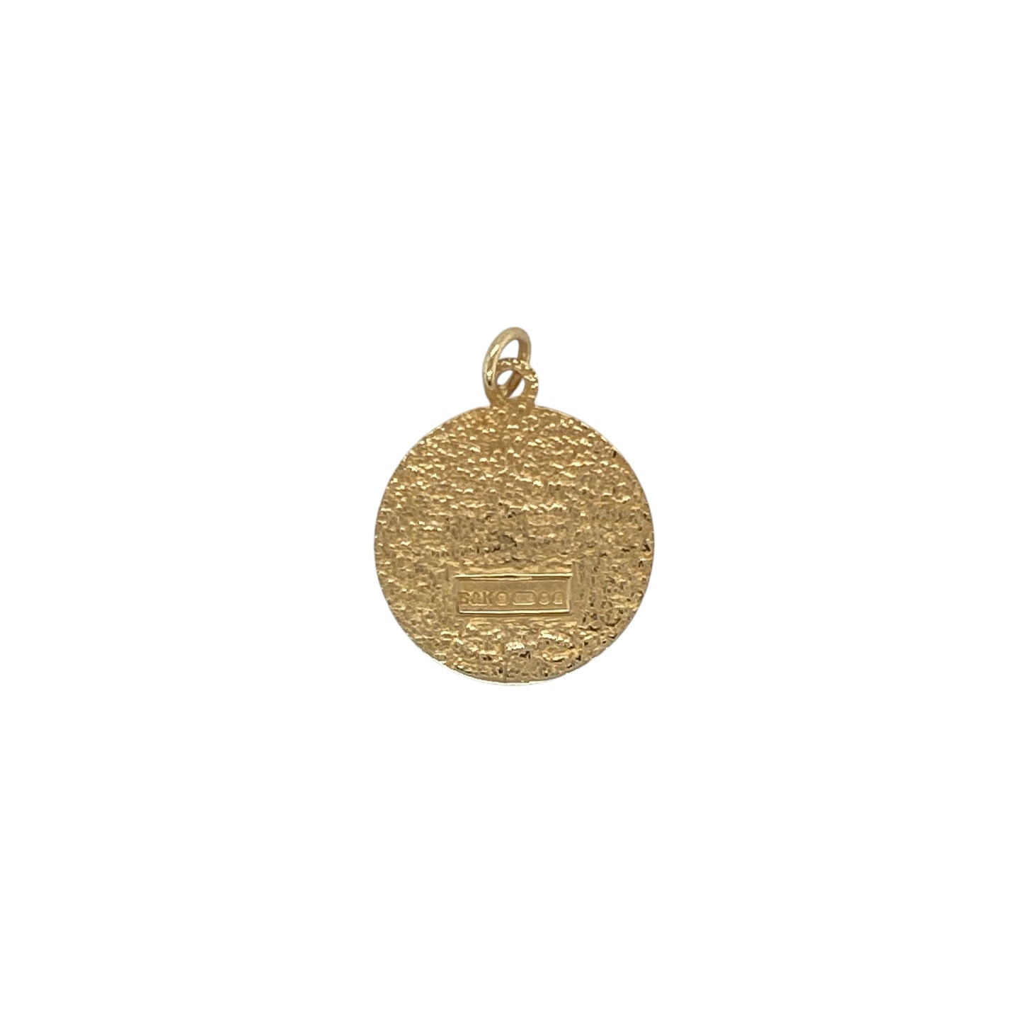 Celebrate faith and protection with this pre-owned 9ct yellow gold St. Christopher pendant—a meaningful symbol and timeless piece suitable for everyday wear or gifting.

Design: The pendant features the classic depiction of St. Christopher carrying the Christ child, representing safe travels and spiritual guidance.
Material: Made from 9-carat yellow gold, the polished finish enhances the detailed imagery and gives a warm, radiant glow.
