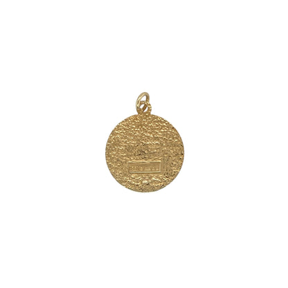 Celebrate faith and protection with this pre-owned 9ct yellow gold St. Christopher pendant—a meaningful symbol and timeless piece suitable for everyday wear or gifting.

Design: The pendant features the classic depiction of St. Christopher carrying the Christ child, representing safe travels and spiritual guidance.
Material: Made from 9-carat yellow gold, the polished finish enhances the detailed imagery and gives a warm, radiant glow.
