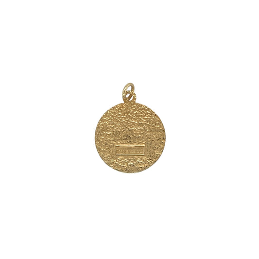 Celebrate faith and protection with this pre-owned 9ct yellow gold St. Christopher pendant—a meaningful symbol and timeless piece suitable for everyday wear or gifting.

Design: The pendant features the classic depiction of St. Christopher carrying the Christ child, representing safe travels and spiritual guidance.
Material: Made from 9-carat yellow gold, the polished finish enhances the detailed imagery and gives a warm, radiant glow.
