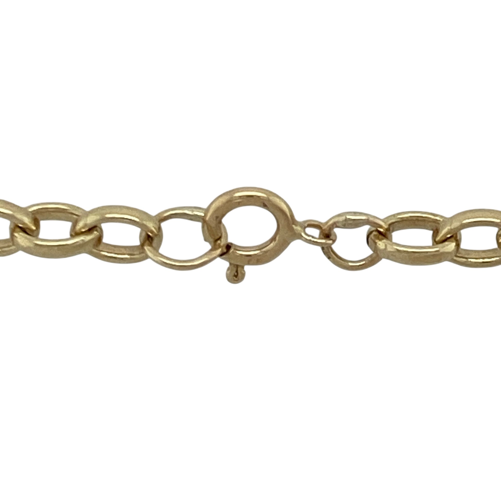Bring classic style and warm golden tone to your collection with this pre-owned 9ct yellow gold belcher chain—an essential piece offering versatility and timeless appeal for everyday wear or layering.

Design: This 17" belcher chain features rounded 4mm links that create a bold yet refined look.
Material: Made from 9-carat yellow gold, the chain displays a rich, polished finish that enhances its elegant character.