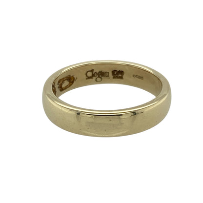 Bring heartfelt meaning and classic golden elegance to your collection with this pre-owned 9ct yellow gold Clogau Cariad wedding band—an exquisite piece offering timeless style and sentimental charm.

Design: This size J–K band features a smooth 4mm profile with a refined finish, creating a traditional and elegant look suitable for everyday wear.
Material: Made from 9-carat yellow gold, the polished surface enhances its warm, radiant tone and understated sophistication.