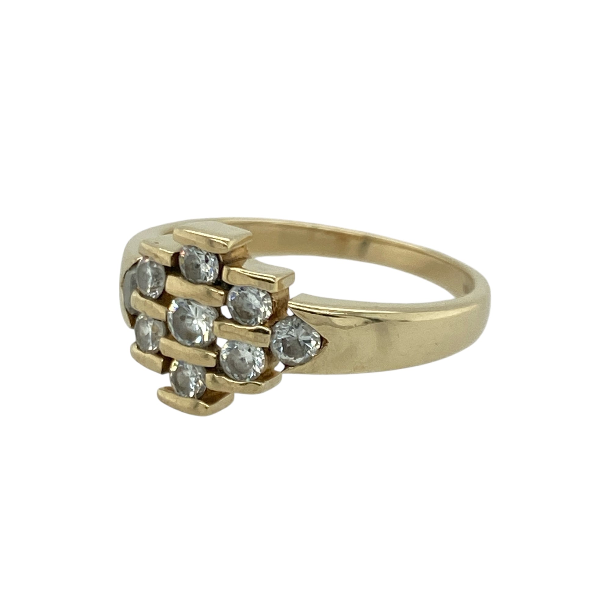 Bring bright sparkle and modern elegance to your collection with this pre-owned 9ct yellow gold cubic zirconia scattered cluster ring—an attractive piece offering contemporary charm and refined detail.

Design: This size L ring features a 9mm high scattered cluster arrangement of cubic zirconia stones, creating a lively, light-catching display with a modern, textured feel.
Material: Made from 9-carat yellow gold