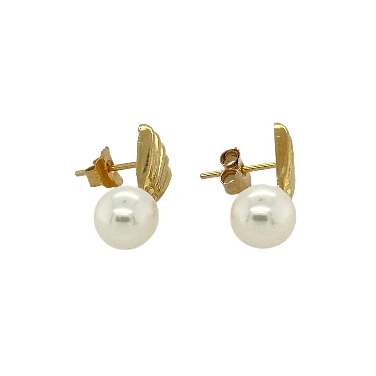 Bring timeless elegance and soft lustre to your accessory collection with these pre-owned 9ct yellow gold pearl drop earrings — a graceful pair with classic charm.

Design: Each earring features a smooth, round pearl of approximately 7mm in diameter, suspended in a simple drop style that creates gentle movement and refined beauty.
Material: Made from 9ct yellow gold, the polished finish adds warmth and perfectly complements the natural sheen of the pearls.
