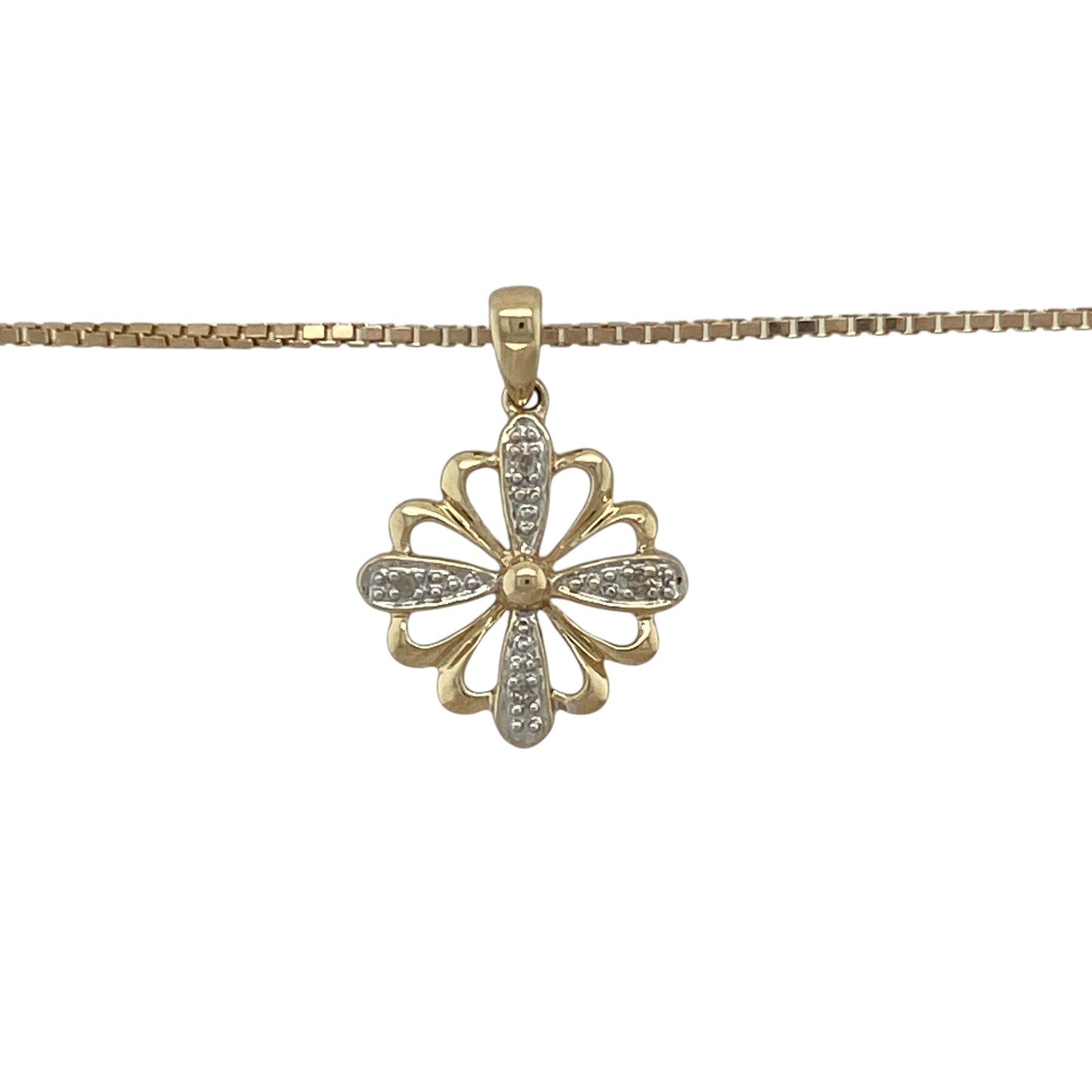 Bring delicate sparkle and floral elegance to your jewellery collection with this pre-owned 9ct yellow and white gold diamond flower pendant on an 18" box chain — a graceful piece with timeless charm.

Design: The pendant measures 2.1cm in length including the bail and features a pretty flower motif accented with sparkling diamonds, creating a bright and feminine focal point.