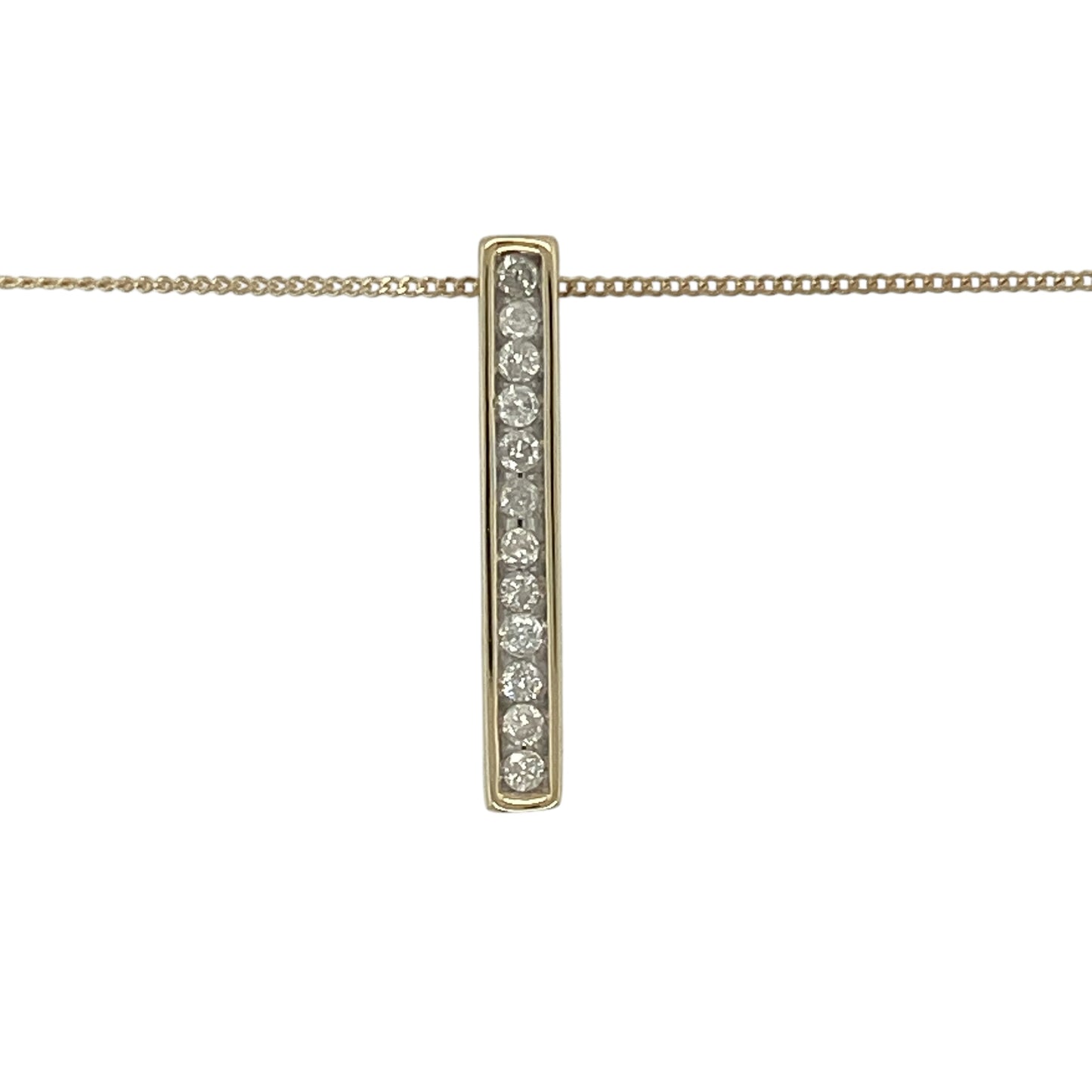 Bring modern elegance and subtle sparkle to your jewellery collection with this pre-owned 9ct yellow gold diamond bar pendant on an 18" fine curb chain — a sleek piece with timeless appeal.

Design: The pendant measures 2.3cm in length and features a slim, contemporary bar shape accented with delicate diamonds for a refined touch of brilliance.
Material: Made from 9ct yellow gold, the polished finish enhances the warm tone of the metal and beautifully complements the subtle diamond sparkle.