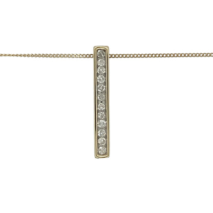 Bring modern elegance and subtle sparkle to your jewellery collection with this pre-owned 9ct yellow gold diamond bar pendant on an 18" fine curb chain — a sleek piece with timeless appeal.

Design: The pendant measures 2.3cm in length and features a slim, contemporary bar shape accented with delicate diamonds for a refined touch of brilliance.
Material: Made from 9ct yellow gold, the polished finish enhances the warm tone of the metal and beautifully complements the subtle diamond sparkle.