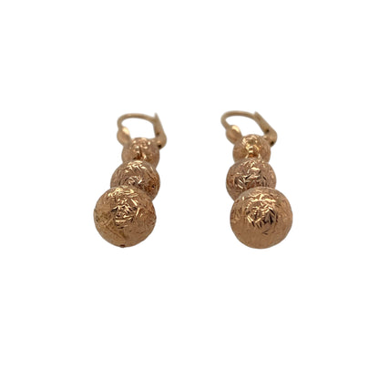 Bring classic elegance and subtle golden shine to your collection with these pre-owned 9ct yellow gold knot stud earrings—timeless pieces that offer refined simplicity and everyday versatility.

Design: These charming studs feature a 9mm knot design, symbolising unity and connection while adding gentle texture and visual interest. Their polished finish enhances the curves of the knot, creating a soft, radiant glow.