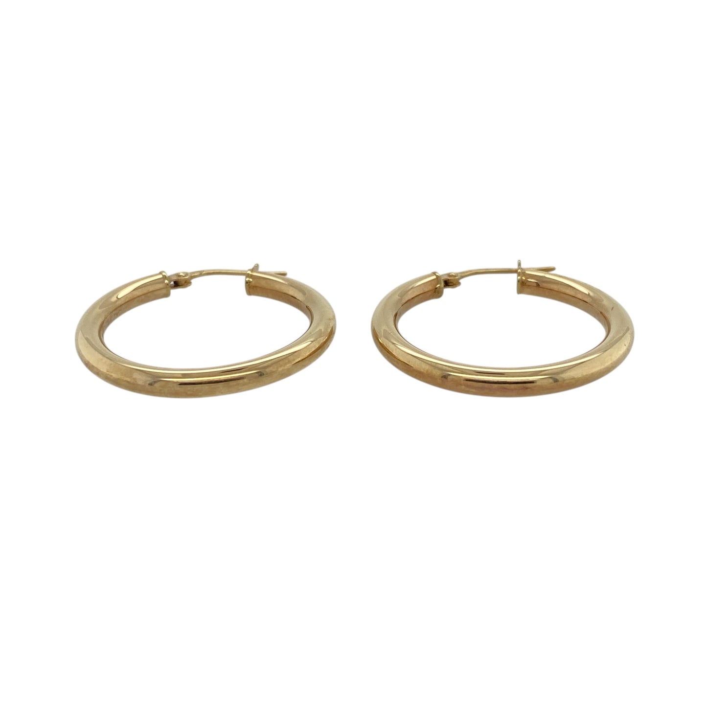 Bring classic simplicity and warm golden shine to your collection with these pre-owned 9ct yellow gold plain hoop creole earrings—timeless pieces perfect for everyday elegance.

Design: These traditional creole hoops feature a smooth, polished finish, offering a clean and versatile look that complements any style. Their classic shape provides effortless wearability and a subtle, radiant glow.