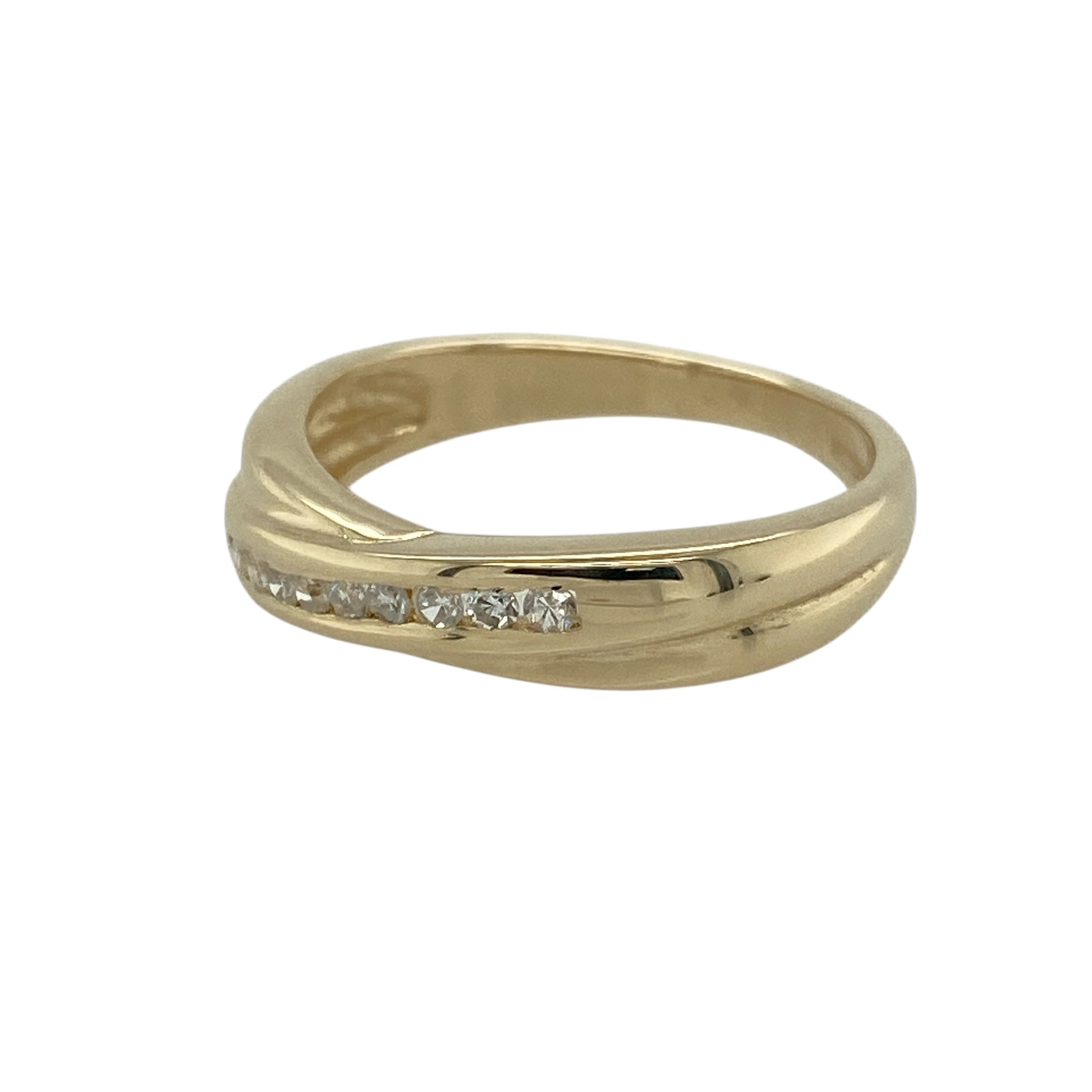 Bring elegant movement and refined sparkle to your collection with this pre-owned 9ct yellow gold diamond set crossover band ring—an understated yet stylish piece with timeless appeal.

Design: The front of the band measures 4mm wide and features a graceful crossover design, accented with diamonds that add subtle brilliance. The flowing style creates a soft, modern look while remaining easy to wear.
