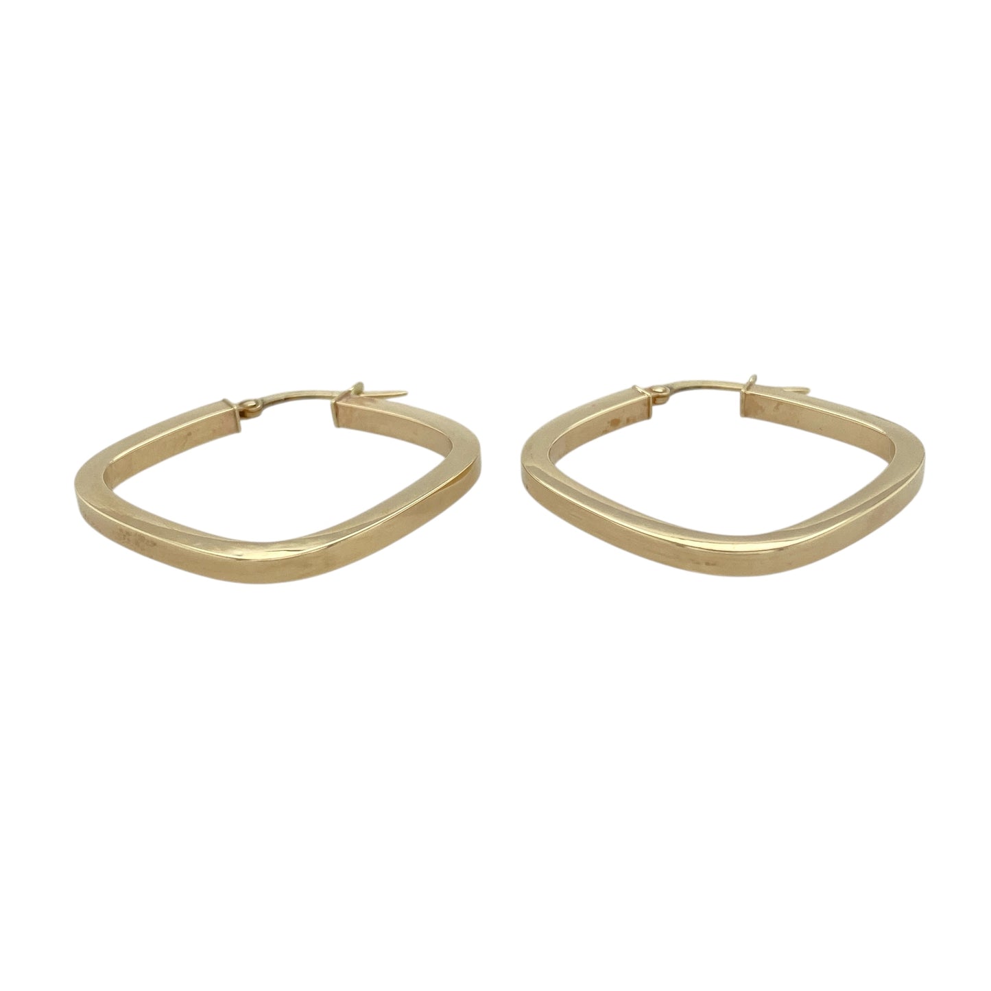 Bring clean lines and timeless style to your jewellery collection with these pre-owned 9ct yellow gold plain square creole earrings, offering a modern twist on a classic hoop.

Design: The earrings feature a square creole shape with a smooth, plain finish, creating a sleek and contemporary silhouette.
Material: Made from 9-carat yellow gold, the warm polished tone gives the earrings a classic yet modern appeal.