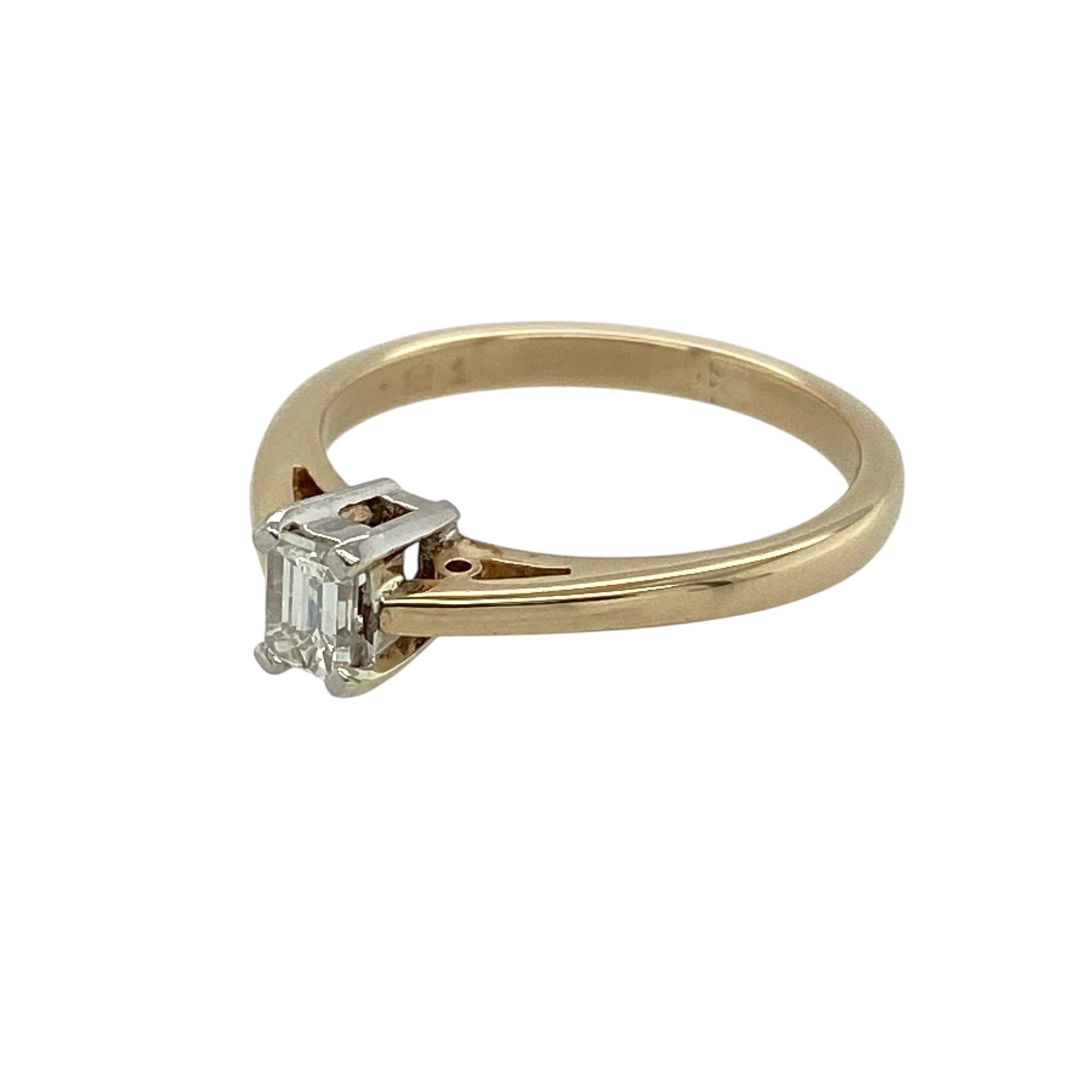 Bring clean lines and refined sparkle to your jewellery collection with this pre-owned 9ct yellow gold diamond baguette cut solitaire ring, a timeless design with elegant simplicity.

Design: The ring features a single baguette-cut diamond as the focal point, offering a sleek, elongated profile with understated brilliance and a modern solitaire look.