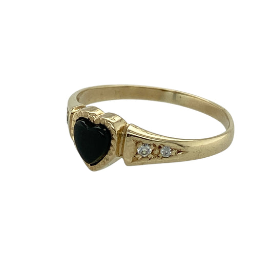 Bring bold contrast and romantic detail to your jewellery collection with this pre-owned 9ct yellow gold onyx & cubic zirconia set heart ring, a charming design with elegant sparkle.

Design: The ring features a heart-shaped onyx stone measuring 5mm, forming a striking black focal point, with cubic zirconia stones set along the shoulders for added brilliance.