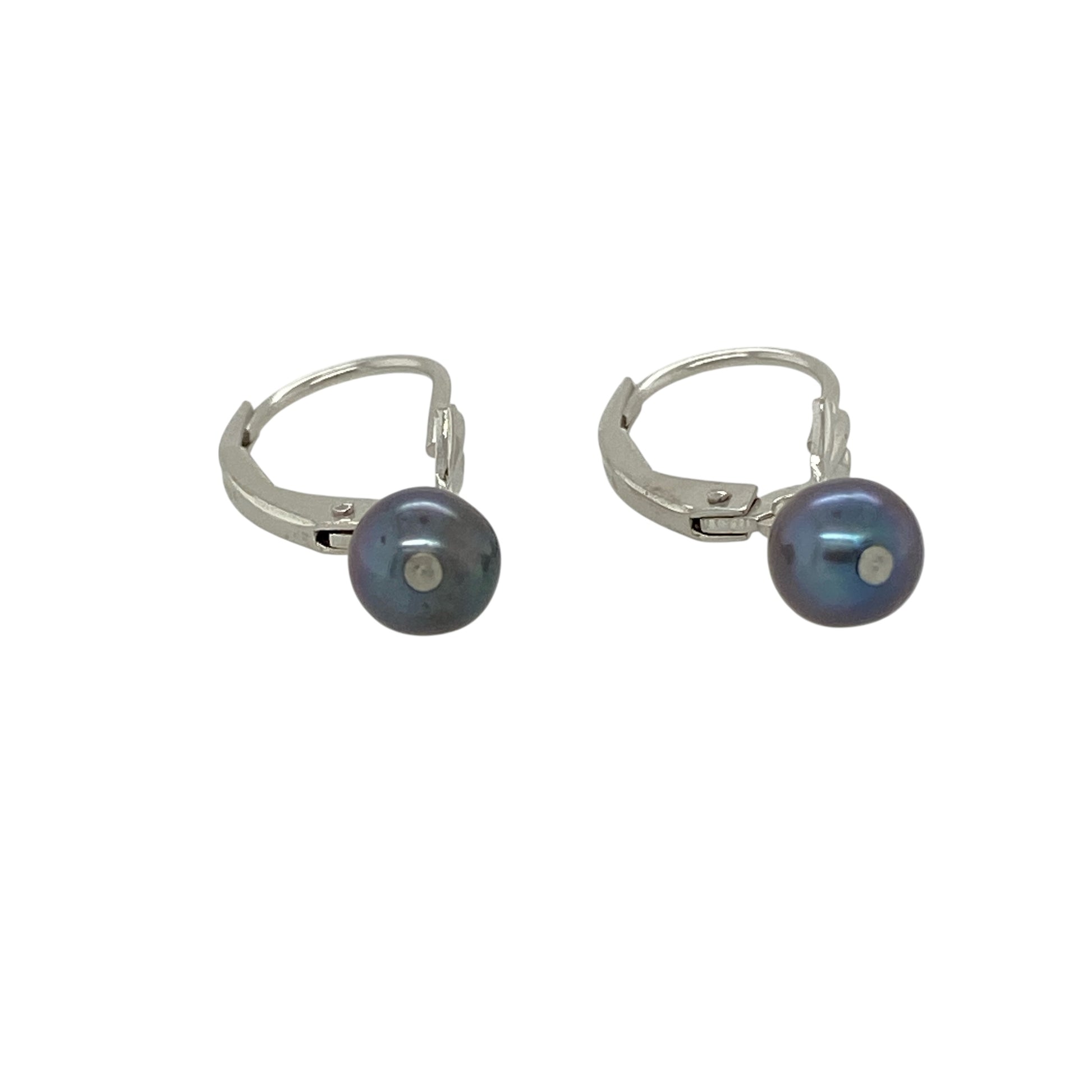 Bring understated elegance and modern sophistication to your jewellery collection with these pre-owned 14ct white gold grey pearl set drop earrings, a refined design with timeless appeal.

Design: Each earring features a delicate drop style showcasing a grey pearl measuring approximately 5mm in diameter, offering subtle movement and a sleek, contemporary look.
Material: Made from polished 14-carat white gold, the cool-toned finish beautifully complements the soft, lustrous tones of the grey pearls.