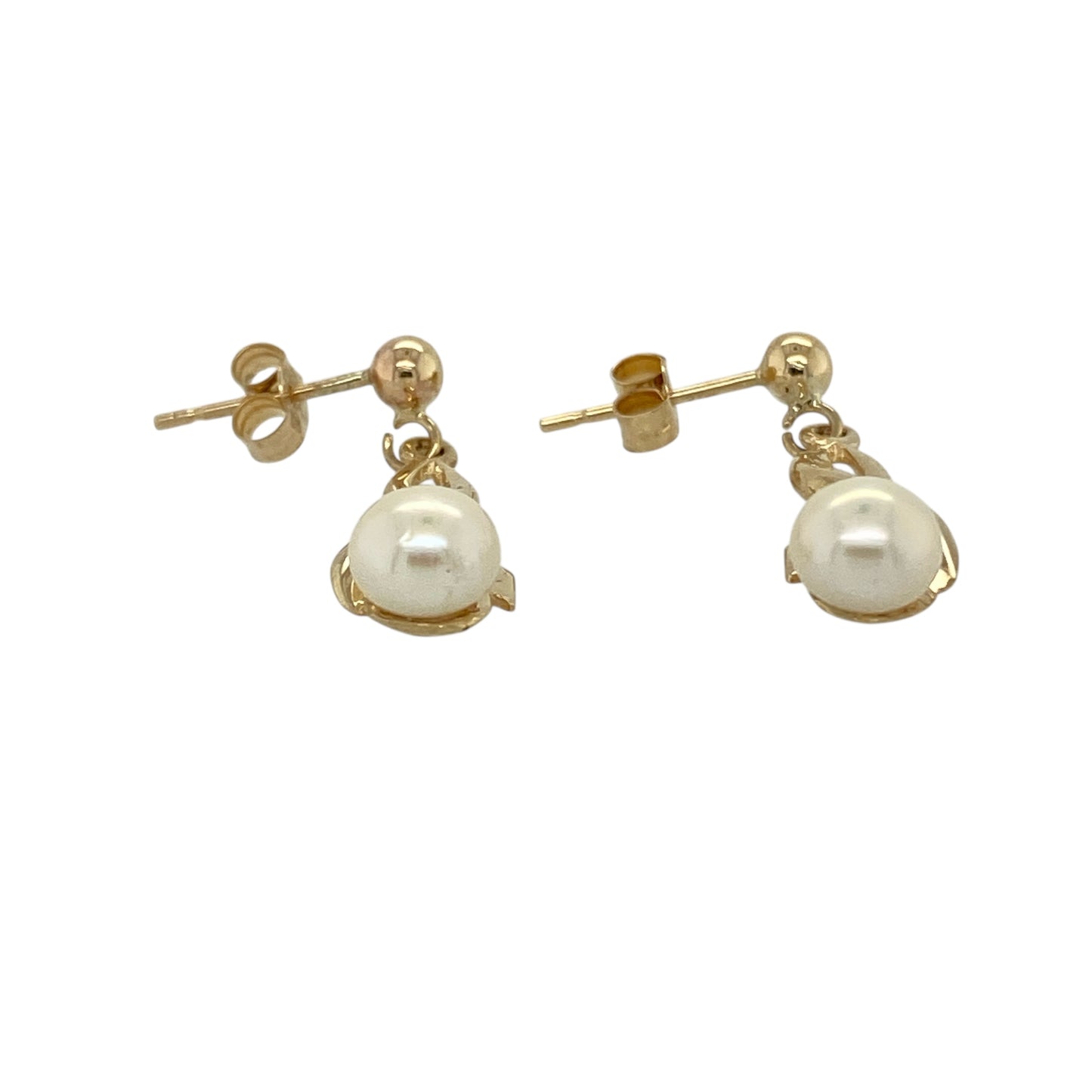 Bring classic elegance and gentle movement to your jewellery collection with these pre-owned 9ct yellow gold pearl set drop earrings, a timeless design with refined charm.

Design: Each earring features a drop style showcasing a round pearl measuring approximately 5mm in diameter, creating a soft and elegant focal point.
Material: Made from polished 9-carat yellow gold, the warm tone beautifully complements the lustre of the pearls.