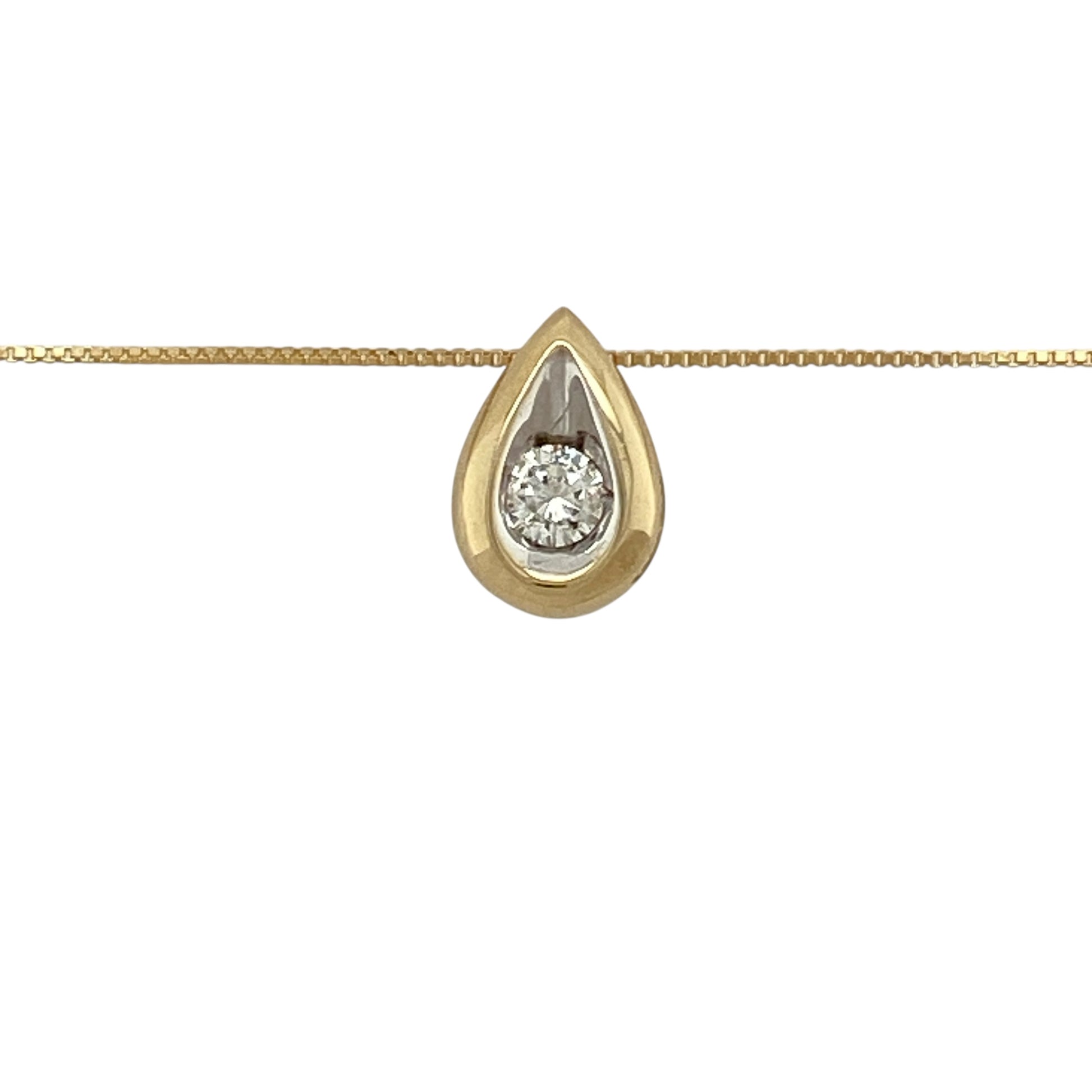 Bring refined sparkle and elegant contrast to your jewellery collection with this pre-owned 14ct yellow and white gold diamond set teardrop pendant necklace, a delicate piece with timeless appeal.

Design: The pendant features a classic teardrop shape in yellow and white gold, centred with a single diamond that adds a subtle yet eye-catching touch of brilliance.