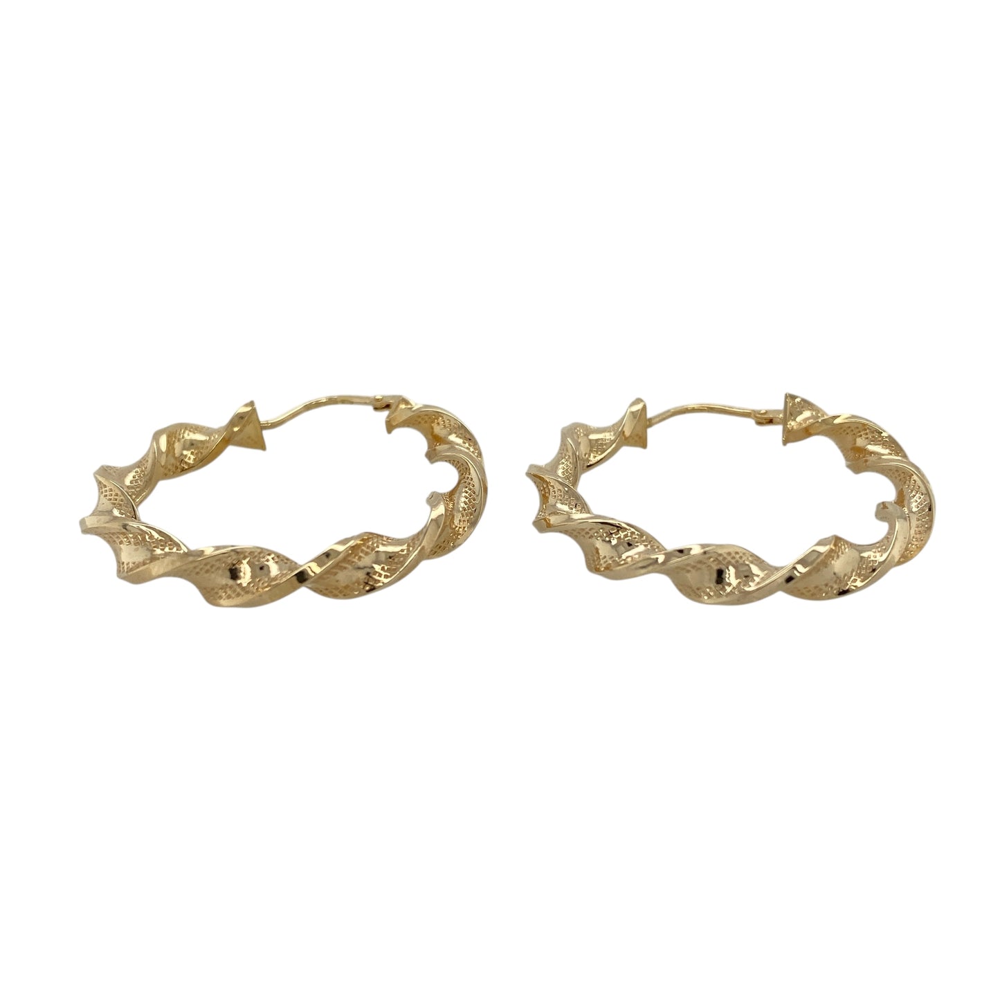 Bring elegant movement and textured detail to your jewellery collection with these pre-owned 9ct yellow gold ribbon twisted patterned hoop creole earrings, offering a refined yet eye-catching design—perfect for everyday wear or special occasions.

Design: The earrings feature a hoop creole style with a ribbon-inspired twisted and patterned finish, creating a flowing and dimensional look with added visual interest.