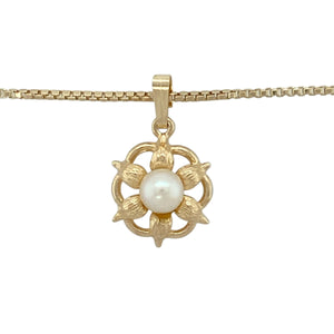 Bring a touch of natural elegance to your collection with this pre-owned 9ct yellow gold flower pendant necklace, featuring:

Design: A beautifully detailed floral motif with a soft, lustrous pearl at the centre—offering feminine charm and timeless appeal.
Material: 9-carat yellow gold, polished to a warm, radiant finish that enhances the graceful petal design.
Gemstone Detail: Set with a 6mm diameter central pearl, known for its classic sheen and delicate beauty.
