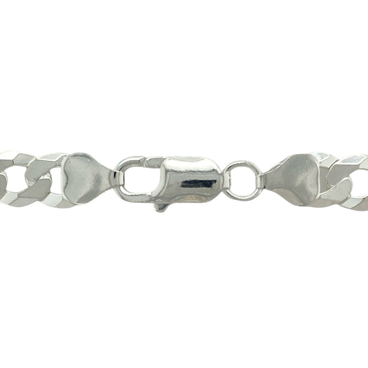 Add strength and timeless style to your collection with this pre-owned 925 silver 26" curb chain, offering a substantial and polished look perfect for everyday wear or making a confident statement:

Design: A classic curb link chain featuring wide, flat interlocking links that create a smooth, flexible drape and a bold, clean appearance.
Material: Crafted from solid 925 sterling silver, the chain features a bright, polished finish that enhances its sleek, enduring design.
